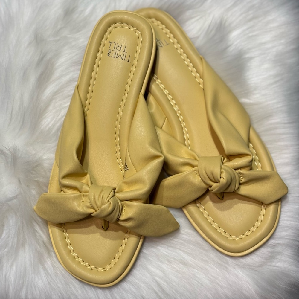 Yellow bow sandals | 6